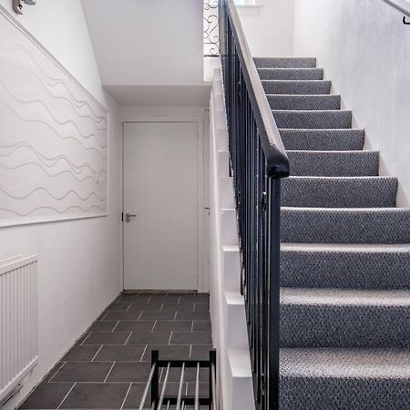 The Douglas - Spacious 2 Bed Apartment In Uddingston Kültér fotó