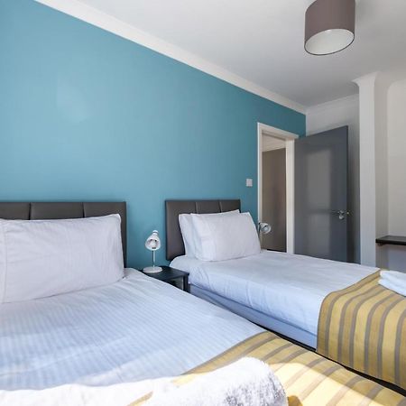 The Douglas - Spacious 2 Bed Apartment In Uddingston Kültér fotó