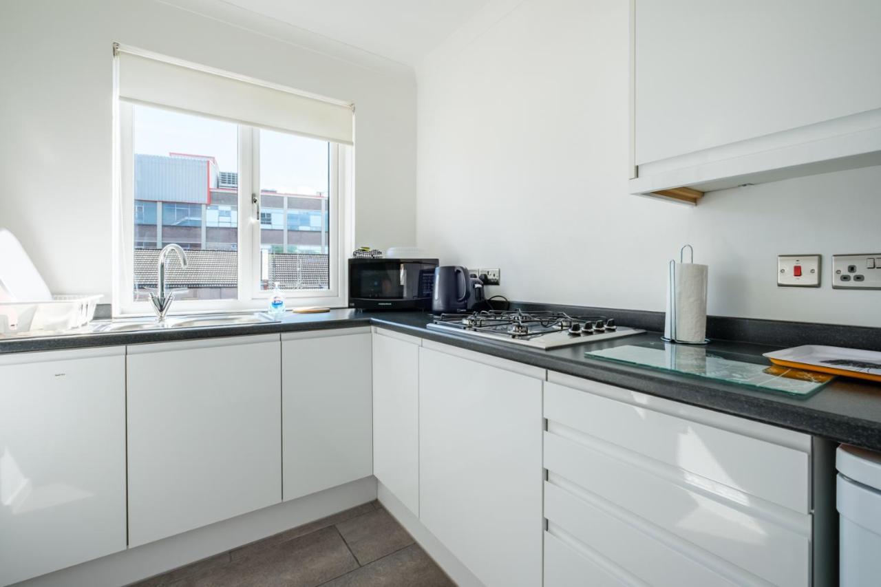 The Douglas - Spacious 2 Bed Apartment In Uddingston Kültér fotó