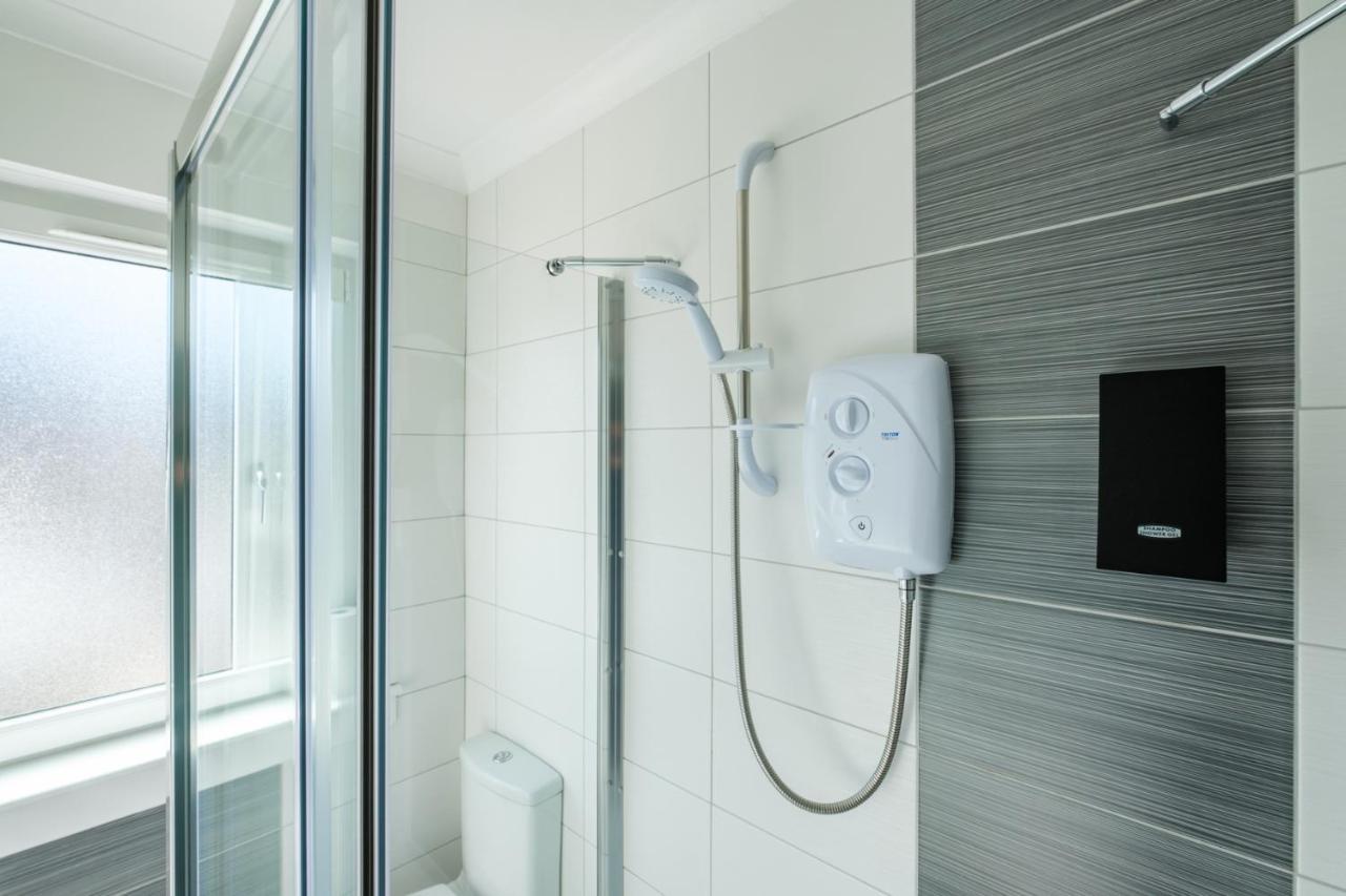 The Douglas - Spacious 2 Bed Apartment In Uddingston Kültér fotó