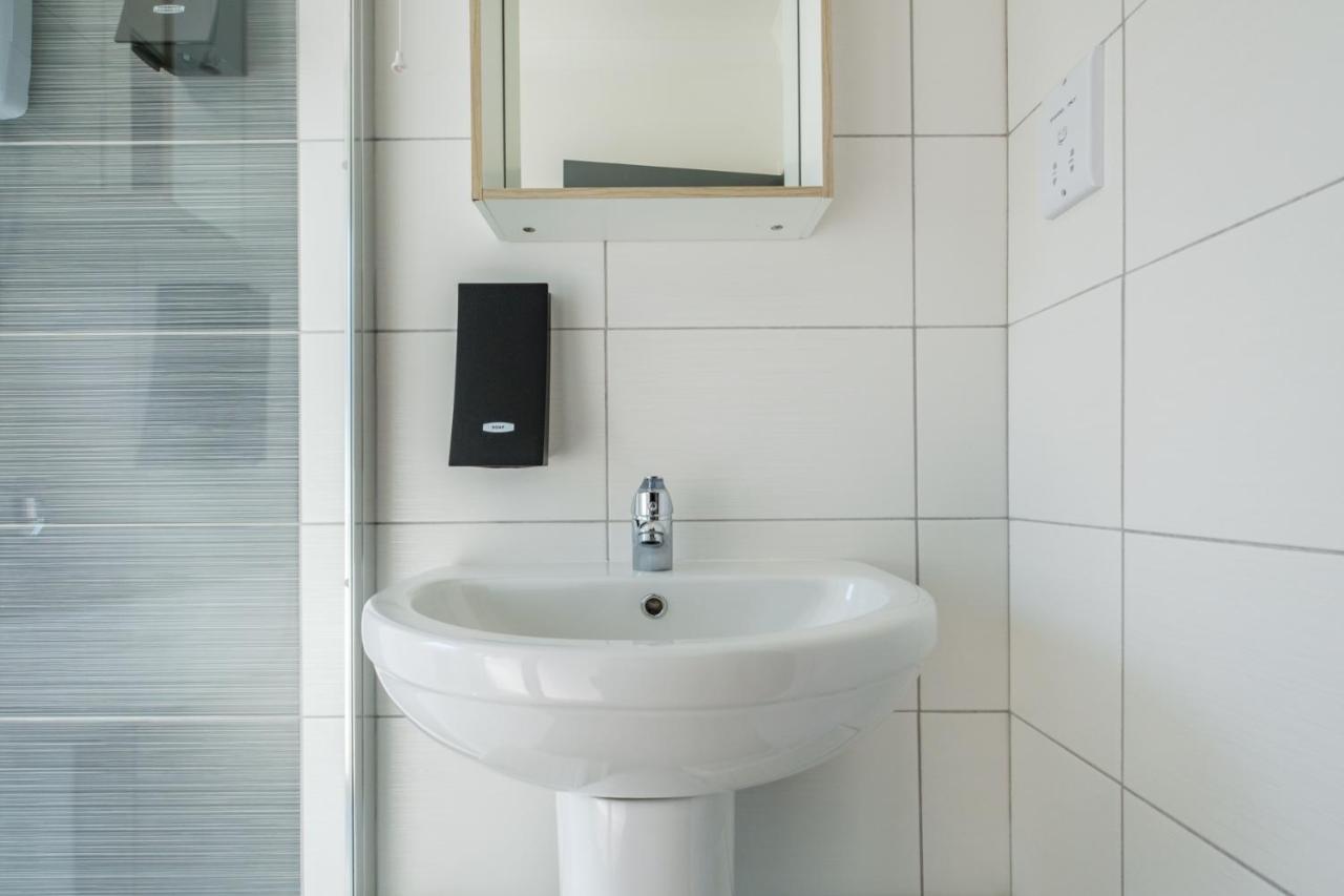 The Douglas - Spacious 2 Bed Apartment In Uddingston Kültér fotó
