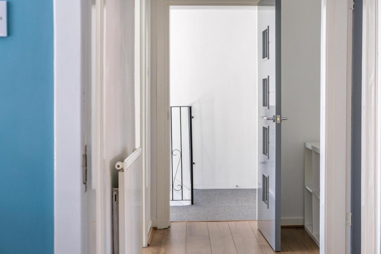 The Douglas - Spacious 2 Bed Apartment In Uddingston Kültér fotó