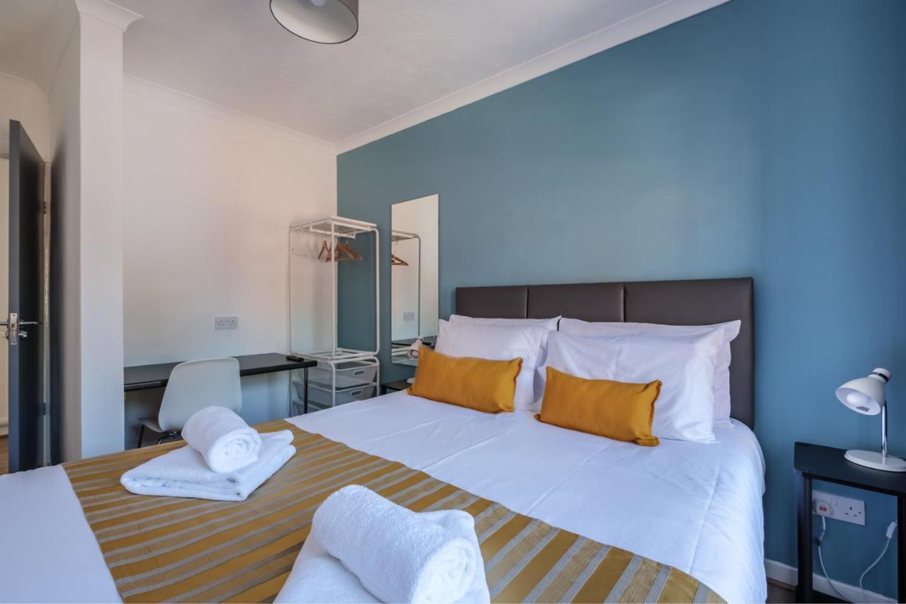 The Douglas - Spacious 2 Bed Apartment In Uddingston Kültér fotó