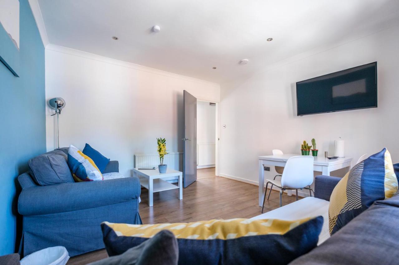 The Douglas - Spacious 2 Bed Apartment In Uddingston Kültér fotó