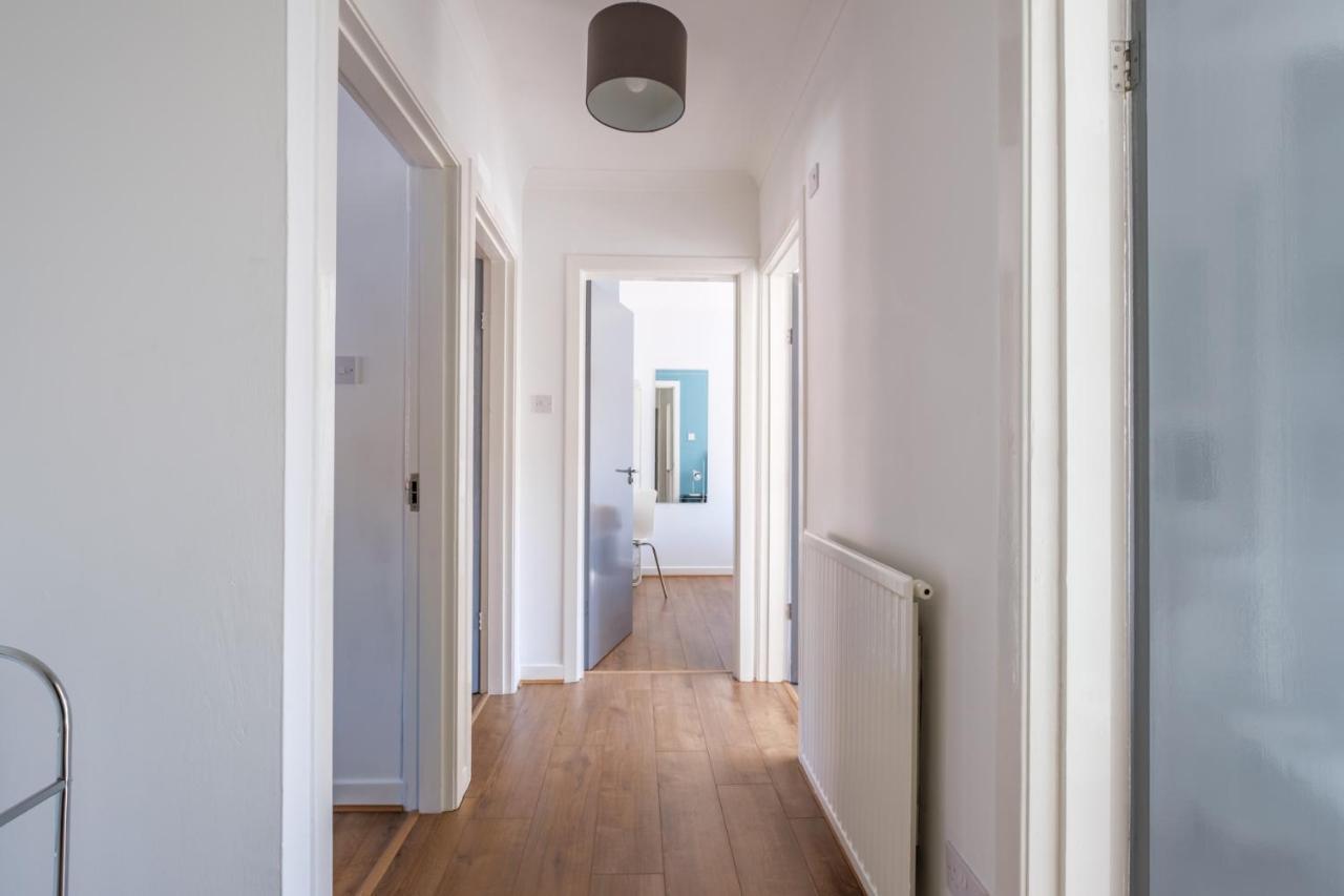 The Douglas - Spacious 2 Bed Apartment In Uddingston Kültér fotó