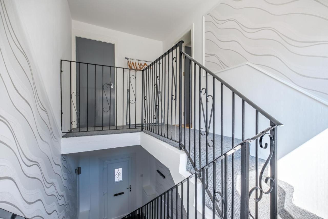The Douglas - Spacious 2 Bed Apartment In Uddingston Kültér fotó