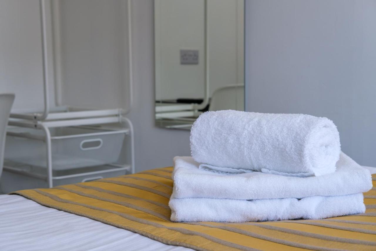 The Douglas - Spacious 2 Bed Apartment In Uddingston Kültér fotó